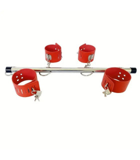 Распорка металлическая с манжетами на карабинах, красная - No Taboo