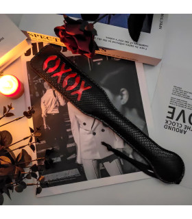 Паддл з тисненням під зміїну шкіру, з написом XOXO, екошкіра, чорний, 31.5 см - No Taboo