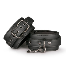 Поножи с металлическими карабинами Easytoys, экокожа, черные - No Taboo