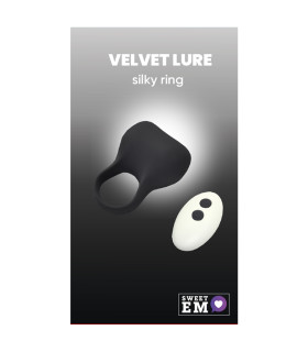 Эрекционное виброкольцо Sweet Em Silky Ring с пультом, чёрное, 7.6 х 5.7 см - No Taboo