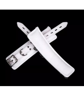 Поножі з карабінами Fetish Ankle restraints білі - No Taboo