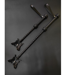 Стек с бабочкой, кожаный для БДСМ Candy Hero, короткий, черный - No Taboo