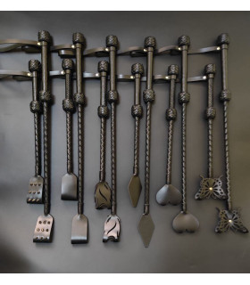 Стек с шипами на язычке, кожаный для БДСМ Candy Hero, короткий, черный - No Taboo