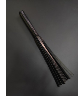 Плеть кожаная для БДСМ Candy Hero, 20 хвостов, черная, 35 см - No Taboo