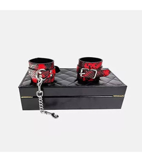 Набор БДСМ в чемодане IDEA SM со змеиным принтом, красно-черный, 11 предметов - No Taboo