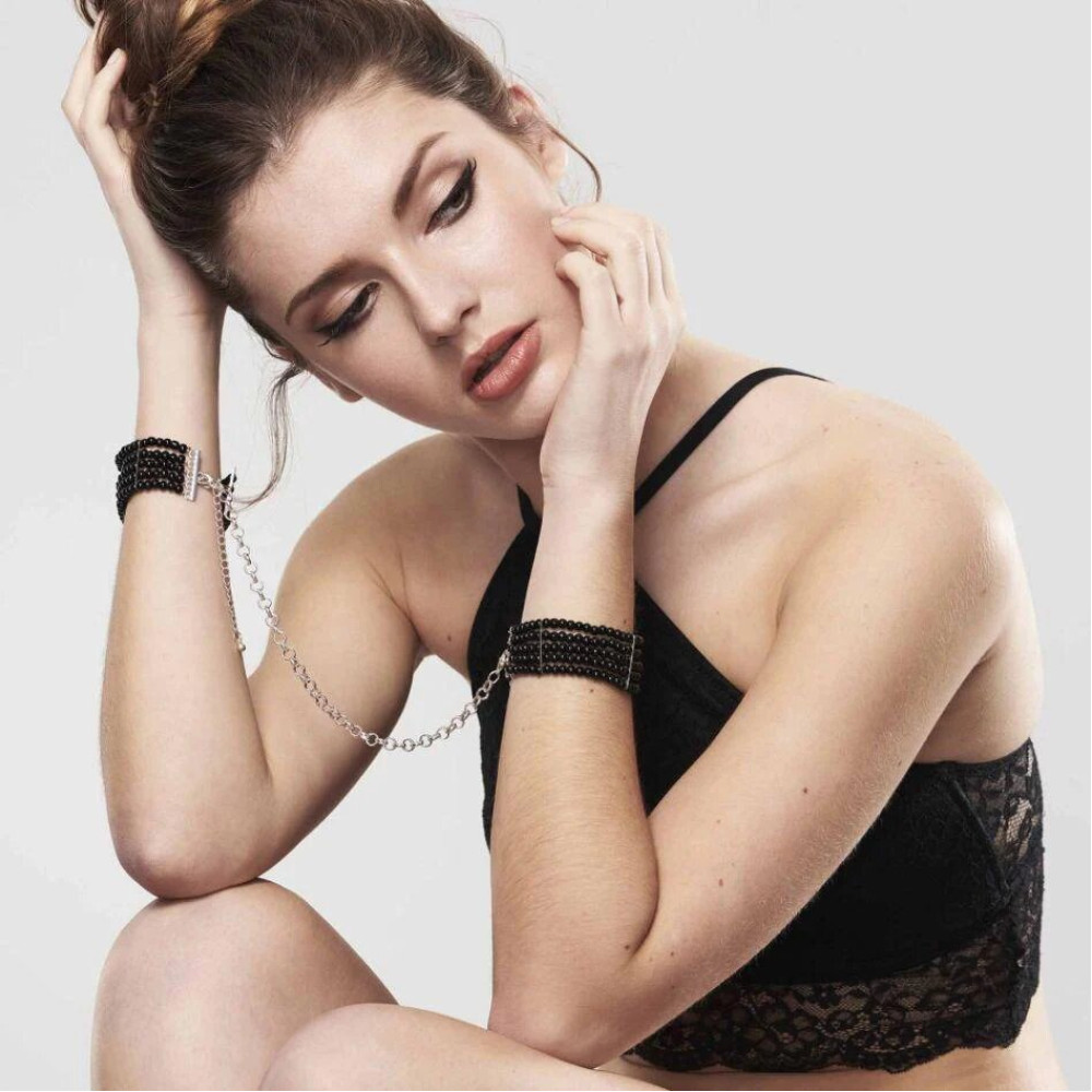 Браслеты-наручники Bijoux Indiscrets жемчужные, черные (30941), zoom