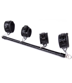 Распорка с наручниками и поножами, лакированная, черного цвета, 49.5 см - No Taboo